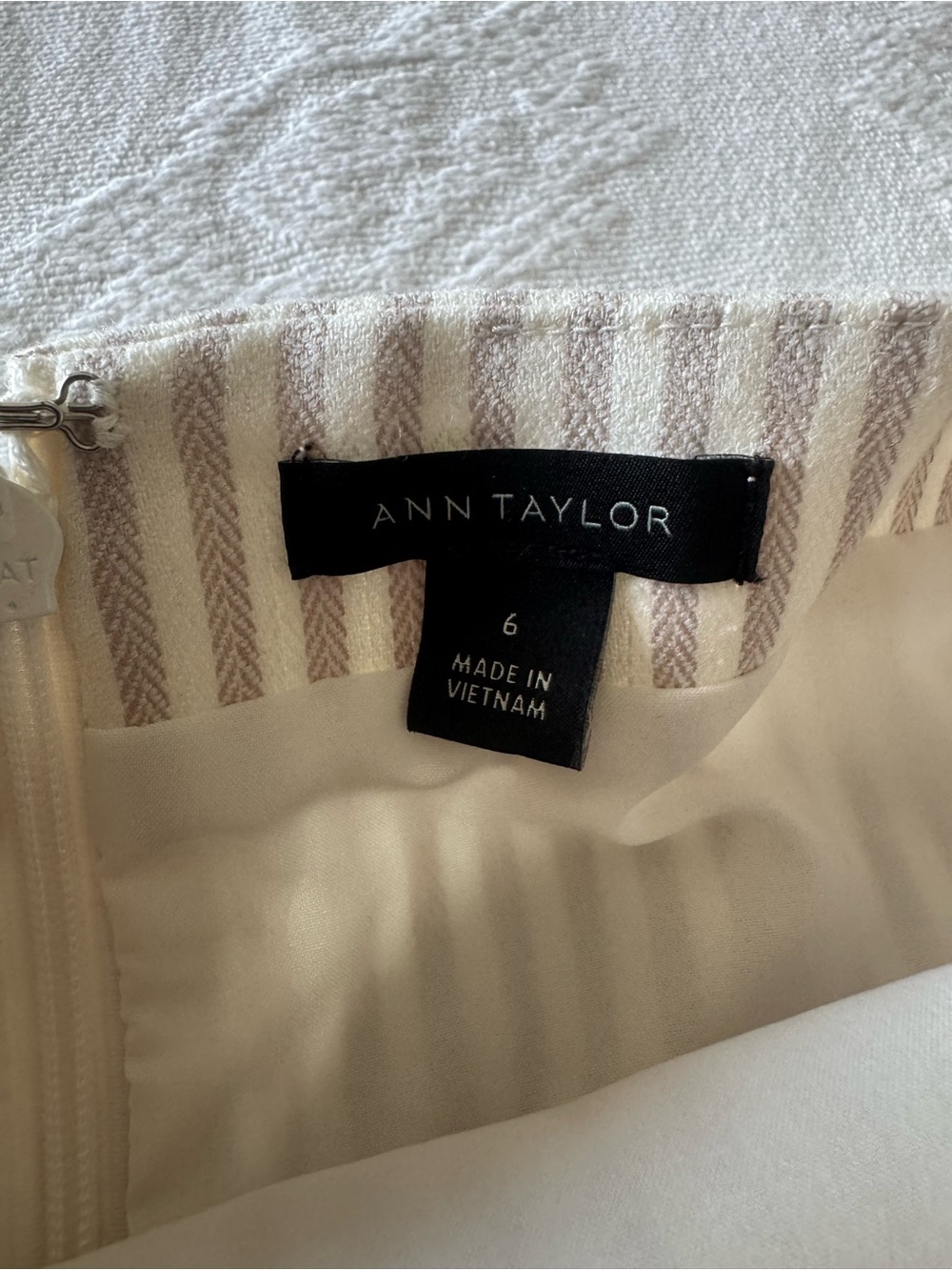 Ann Taylor Sz 6 Linen Blend Stripe Belted Midi Dress Vacation Coastal Beach - Picture 3 of 9